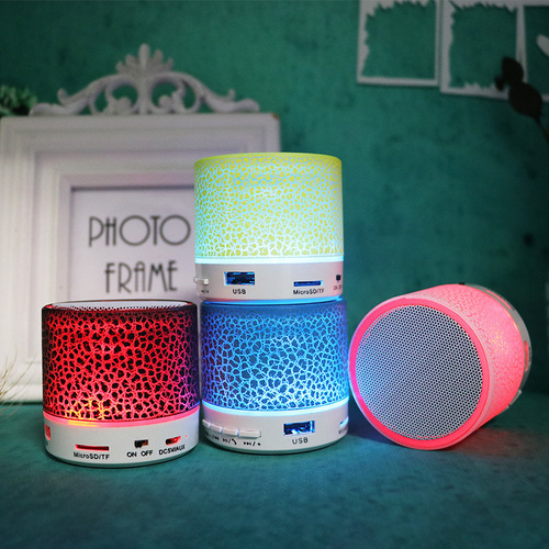 Crack Bluetooth audio card mobile phone computer small steel cannon mini subwoofer wireless led light-emitting small speaker