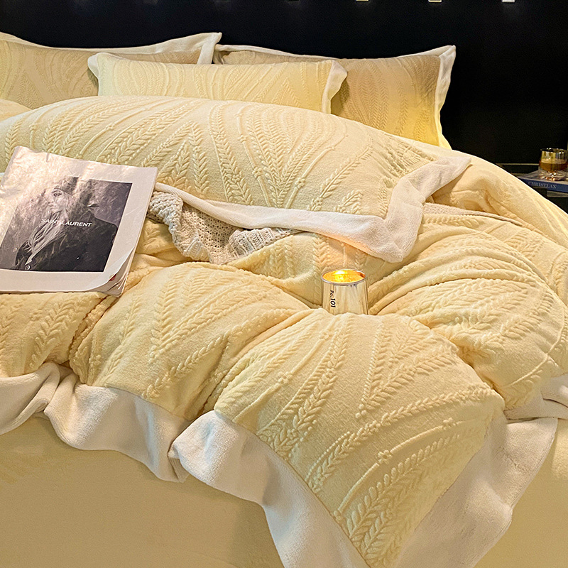 Cama de terciopelo de leche tallada gruesa de cuatro piezas de invierno cálido de coral franela edredón sábana de tres piezas