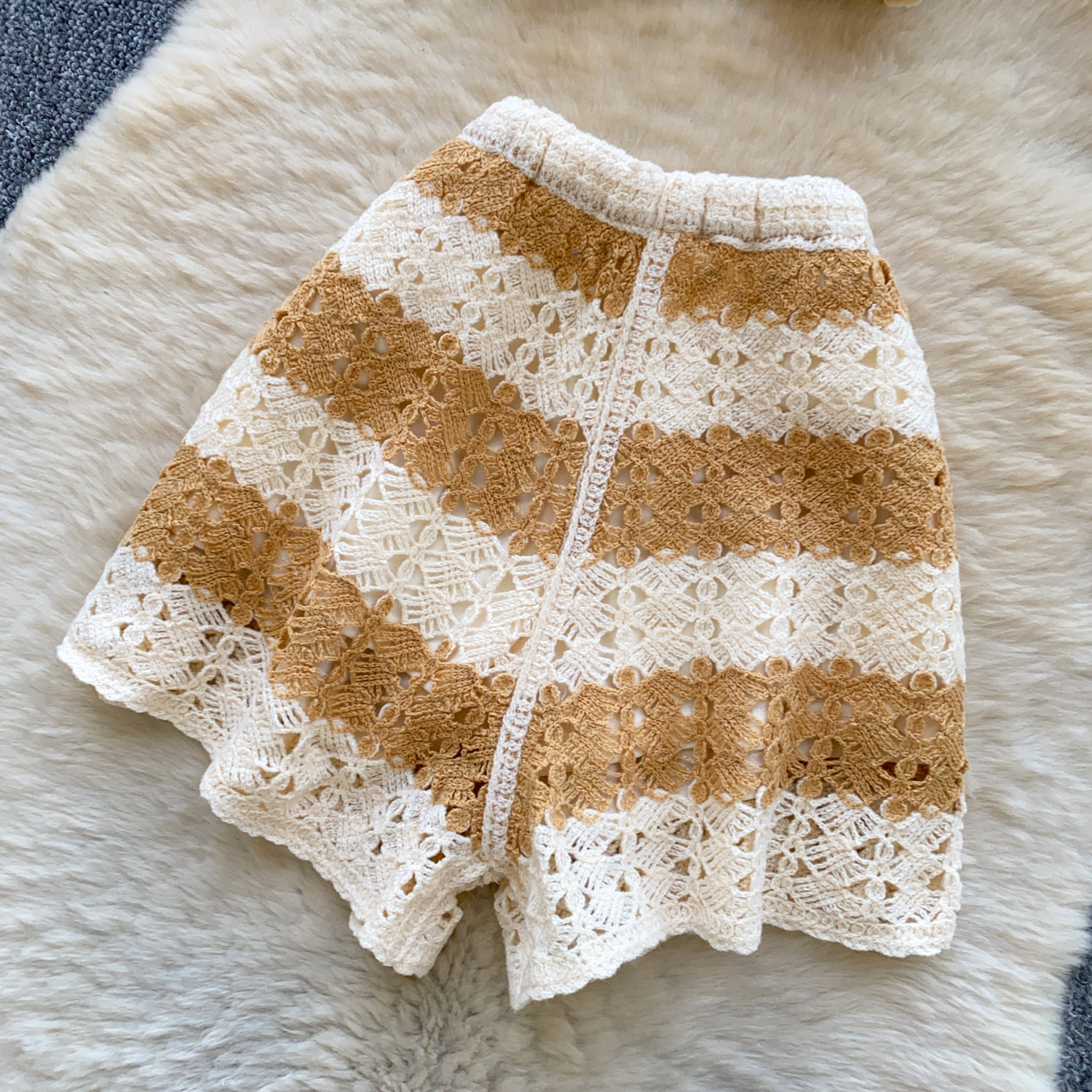 Women's Resort Style Color Blocked Knit Camisole High-Waisted Shorts Two-Piece Set Hollow Out Summer Fashion_ecoleips.com
