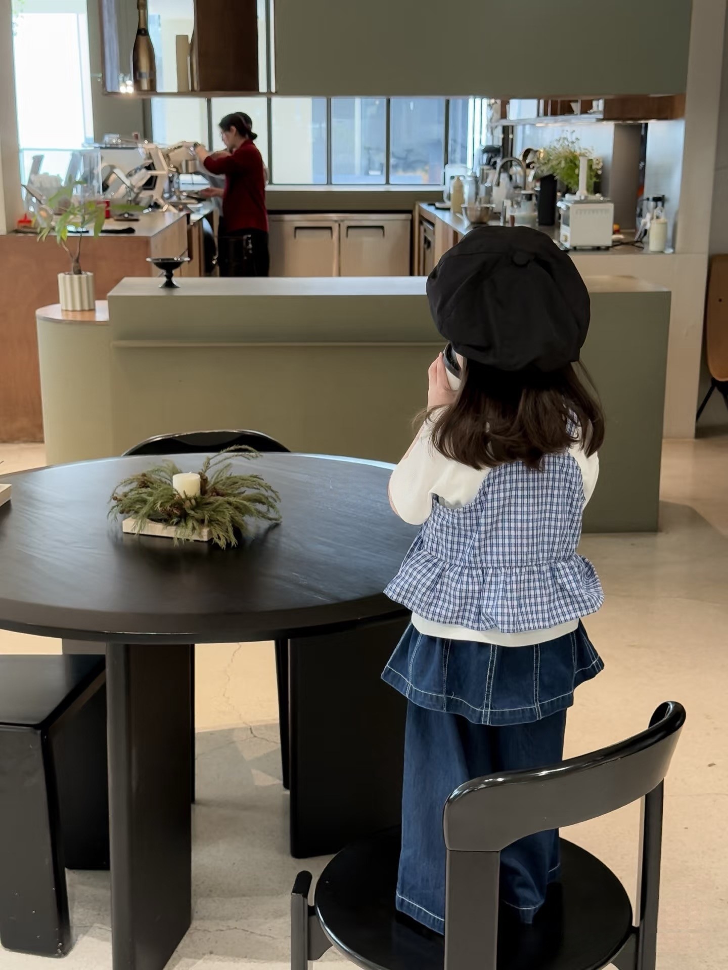 韓国の子供服2025夏の女の子の新型の偽の2つのスカートのズボンの女性の赤ちゃんのファッション的な洋風のジーパンのファッション的な外国貿易