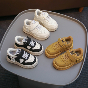 Baby Boy Spring and Autum 2024 New 1 to 3 Years Old Flats Soft Sole Baby Panda Style Shoes Female Baby White Shoes Sneakers