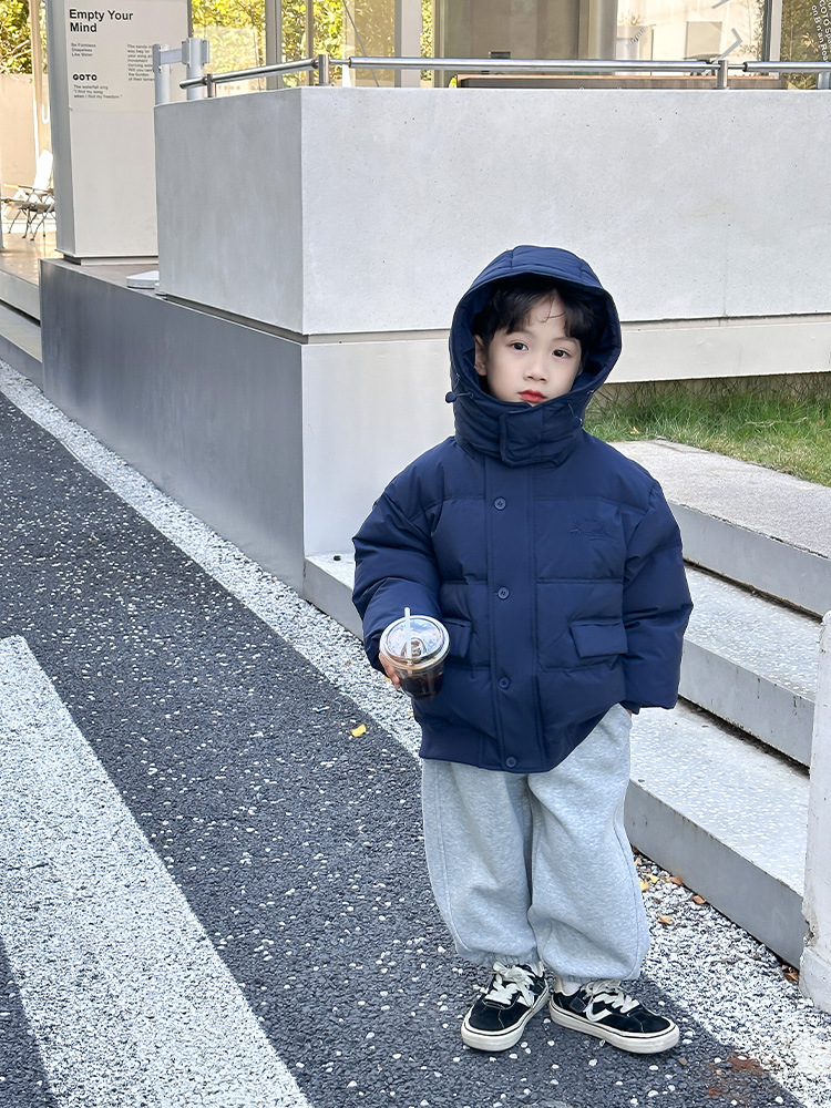 McChloe ropa infantil para niños 90 blanco de invierno 2025 nuevo estilo coreano chaqueta de niños mayores al por mayor image 5