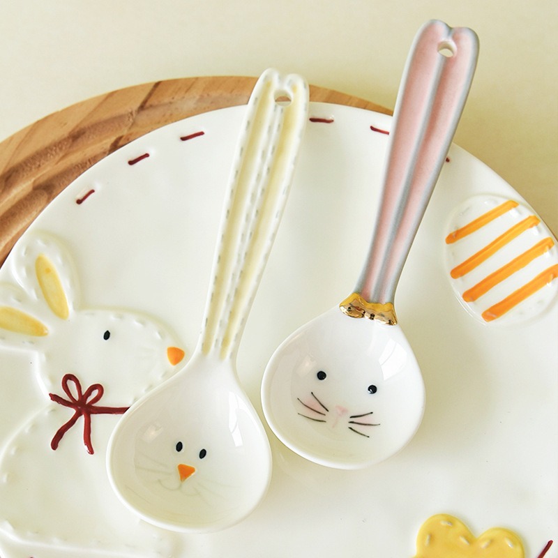 Cuchara de cerámica animal resistente a altas temperaturas cocina de arroz eléctrica resistente a quemaduras compacta de mano conejito de dibujos animados de grado alimenticio