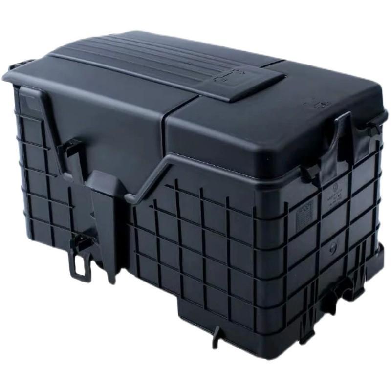 Cubierta de la batería a la derecha