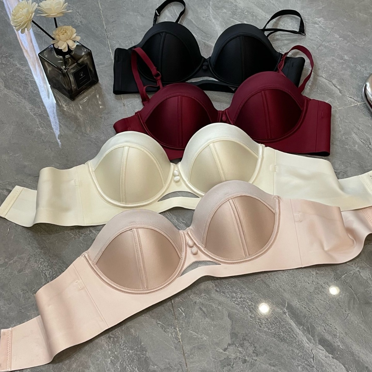 2898 Taza de masaje de pecho pequeño de satén nacarado de alta gama francesa, ropa interior súper fruncida, sujetador anti-flacidez superior para mujer