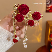 轻奢樱桃珍珠流苏半扎抓夹发量少红色植绒玫瑰花发夹新年发饰头饰