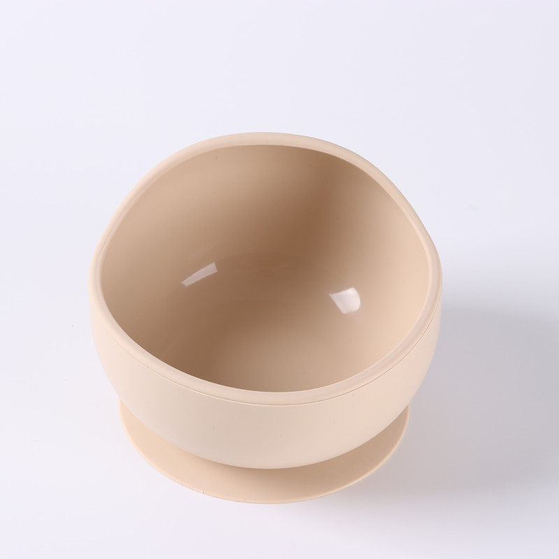 子供のシリコンの吸盤碗は食器を飼育します。|undefined