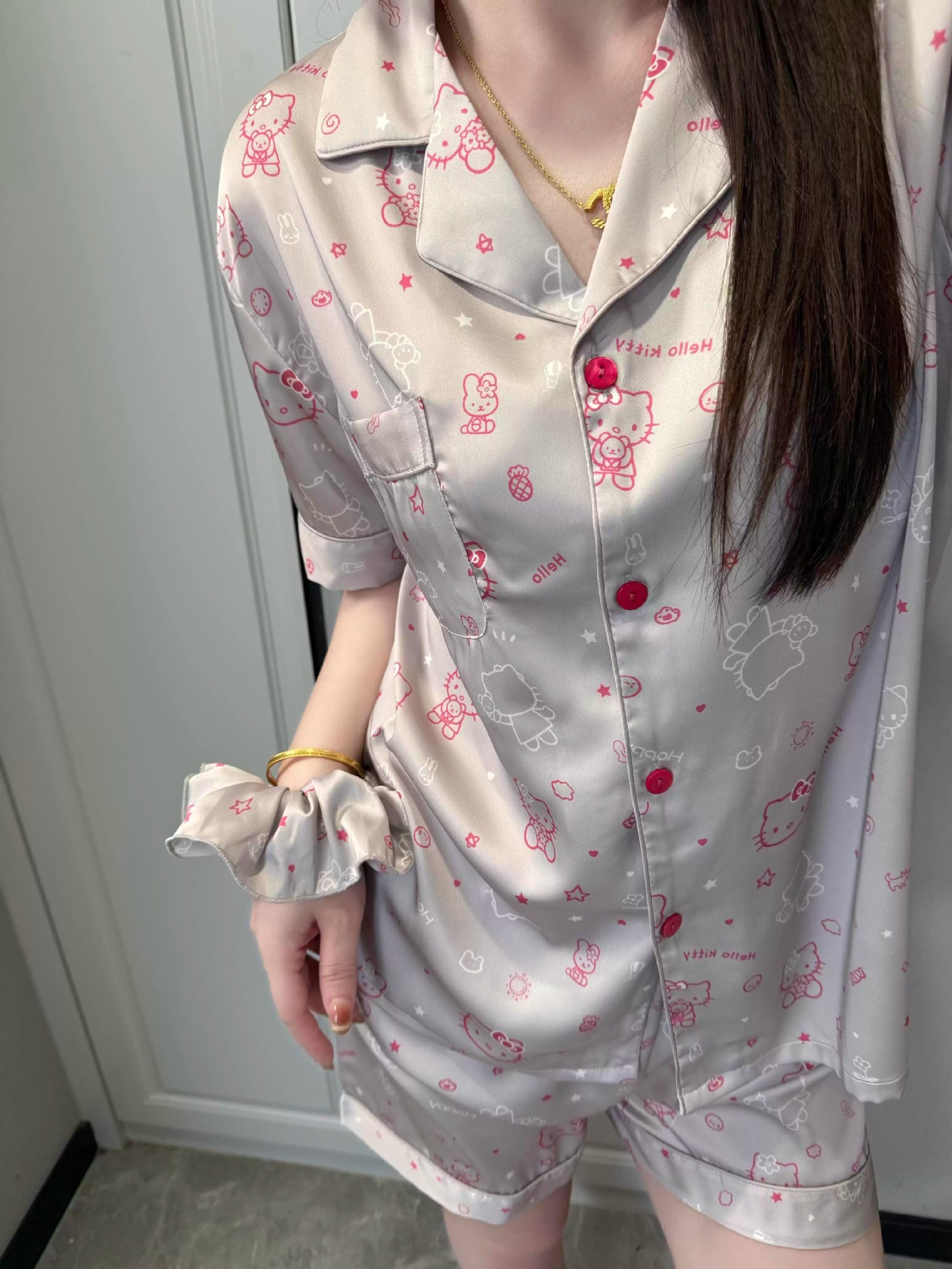 172#흰색과 빨간색 짧은 KT [반팔 슈트]