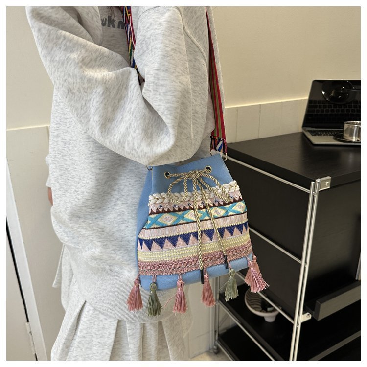 Women's Medium Canvas Geometric Ethnic Style Tassel String Bucket Bag display picture 37