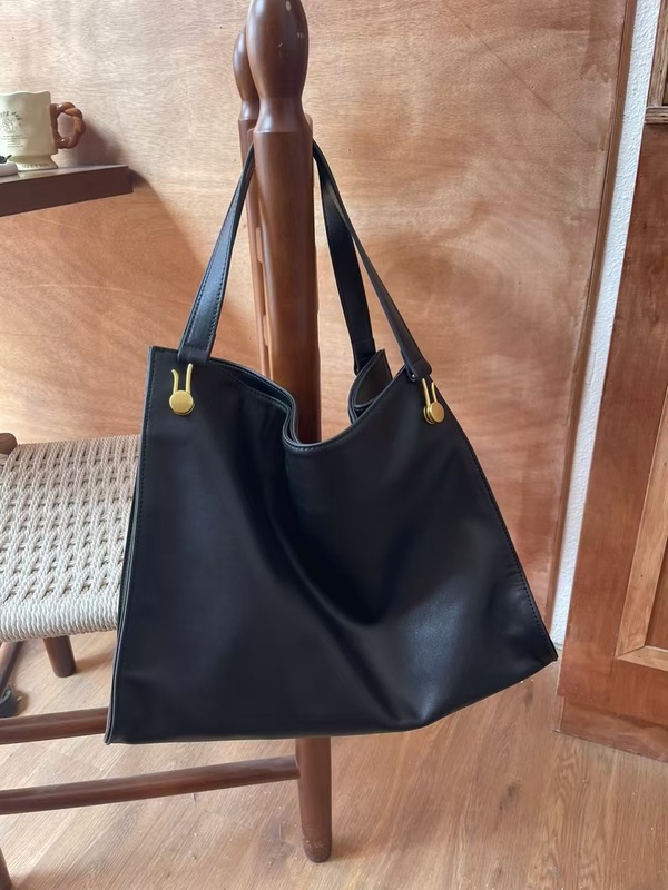 TRow Bag フレンチニッチ レディース 牛革 トートバッグ シンプル ショルダーバッグ 万能 高級 通勤バッグ 大容量|undefined