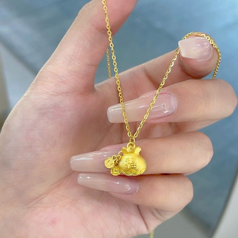 New Little Lucky Bag Necklace: High-value, sophisticated, versatile, stylish, unique, and exquisite necklace/choker.