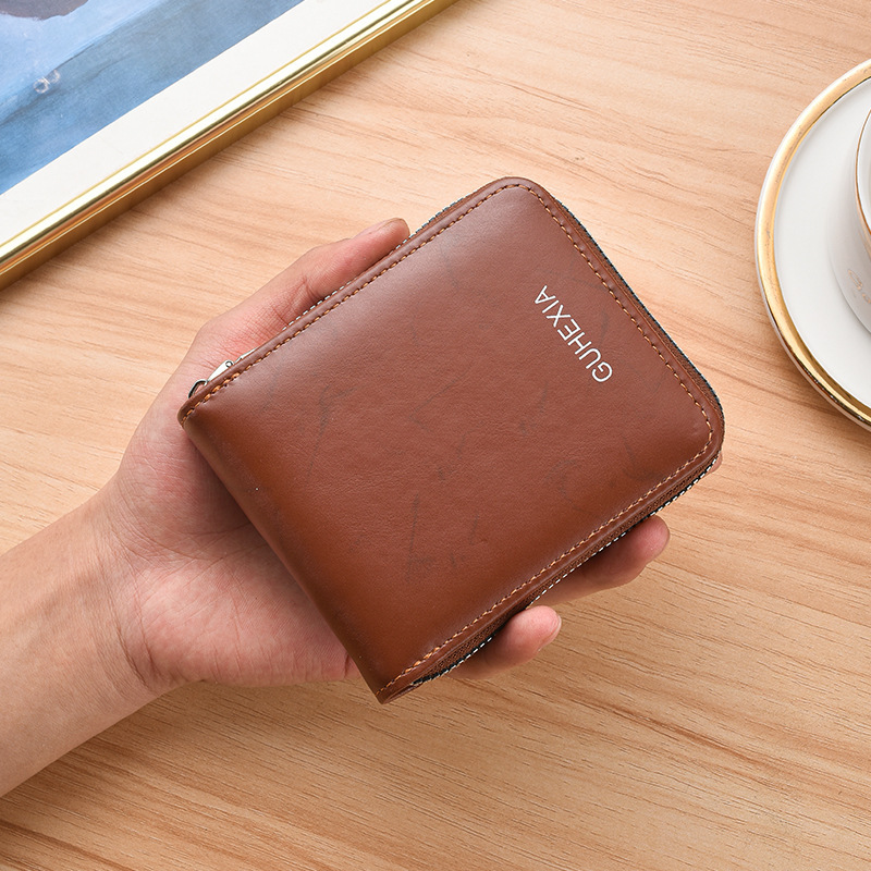 Short fashionable retro polyurethane wallet with zipper