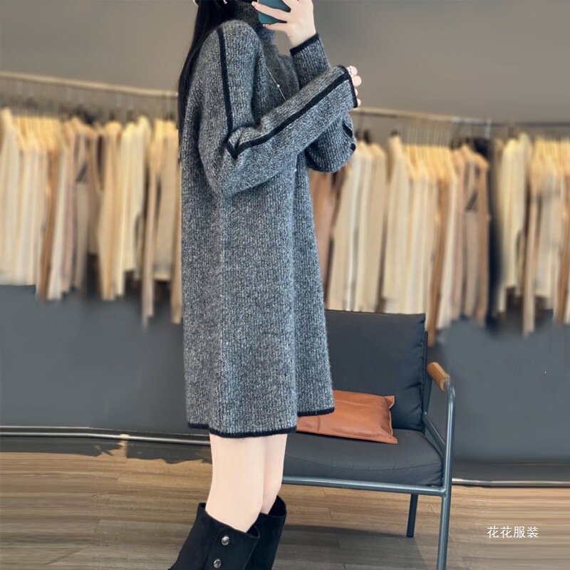 Black-Edged Floral Gray Wool Sweater for Women, High-Neck, Thick, Plus-Size, Loose, Lazy Style, Pullover, Mid-Length Knitwear, European and American Style Black-Edged Floral Gray Wool Sweater for Women, High-Neck, Thick, Plus-Size, Loose, Lazy Style, Pullover, Mid-Length Knitwear, European and American Style