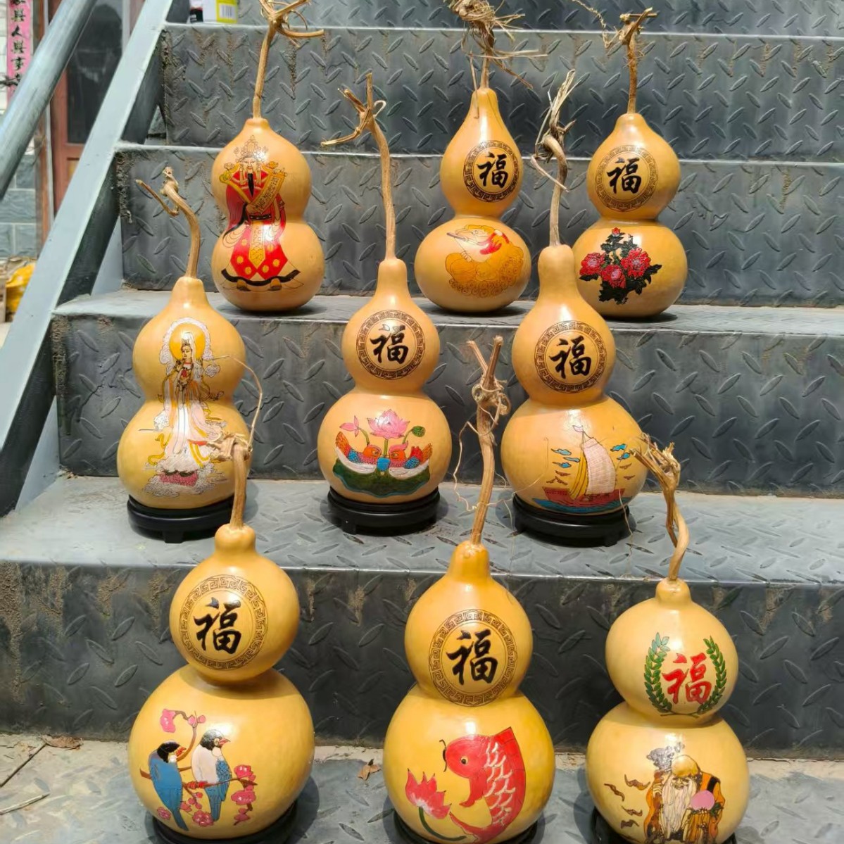 葫芦中号葫芦，激光雕刻人工彩绘各种吉祥图案家庭摆件