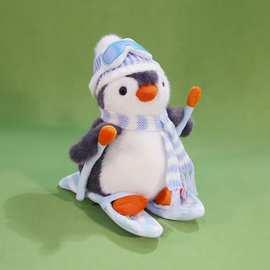 双板滑雪企鹅冬日围巾帽子玩偶毛绒玩具