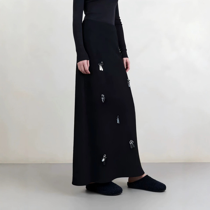 Women's Autumn and Winter Versatile and Comfortable Southern French Holiday Style Imported Beaded Bias-Cut Slimming Long Woolen A-Line Skirt Women's Autumn and Winter Versatile and Comfortable Southern French Holiday Style Imported Beaded Bias-Cut Slimming Long Woolen A-Line Skirt