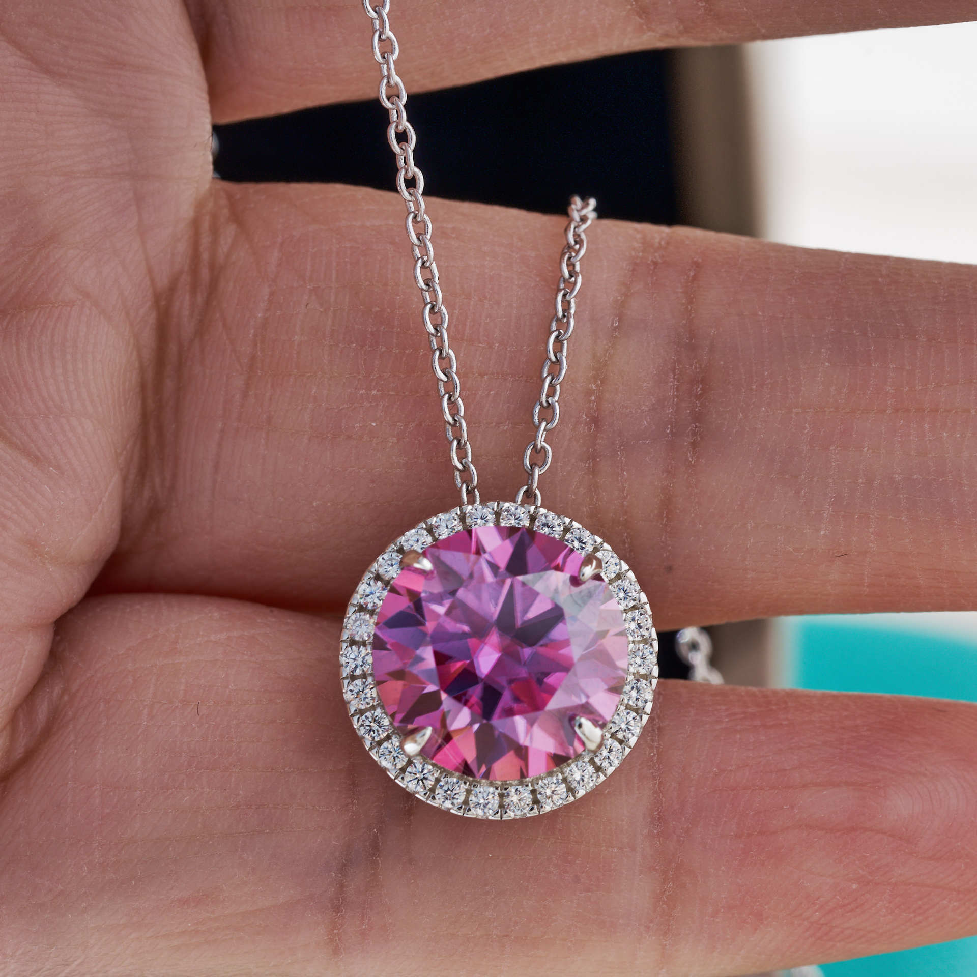 2022 nuevo S925 plata 5 quilates rosa ocho corazones ocho flechas cortar collar de piedra de moissan entrega cadena