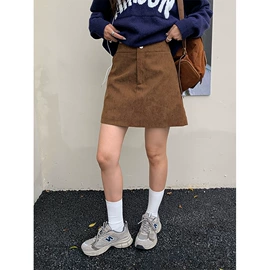 女式衬衫;半身裙;女式T恤