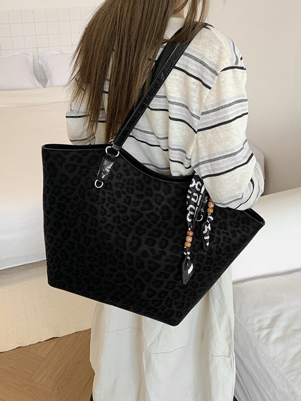 Bolso popular de este año para mujeres 2026 nuevo bolso de mujer retrógrado leopardo bolso de mano de moda de gran capacidad bolso de hombro