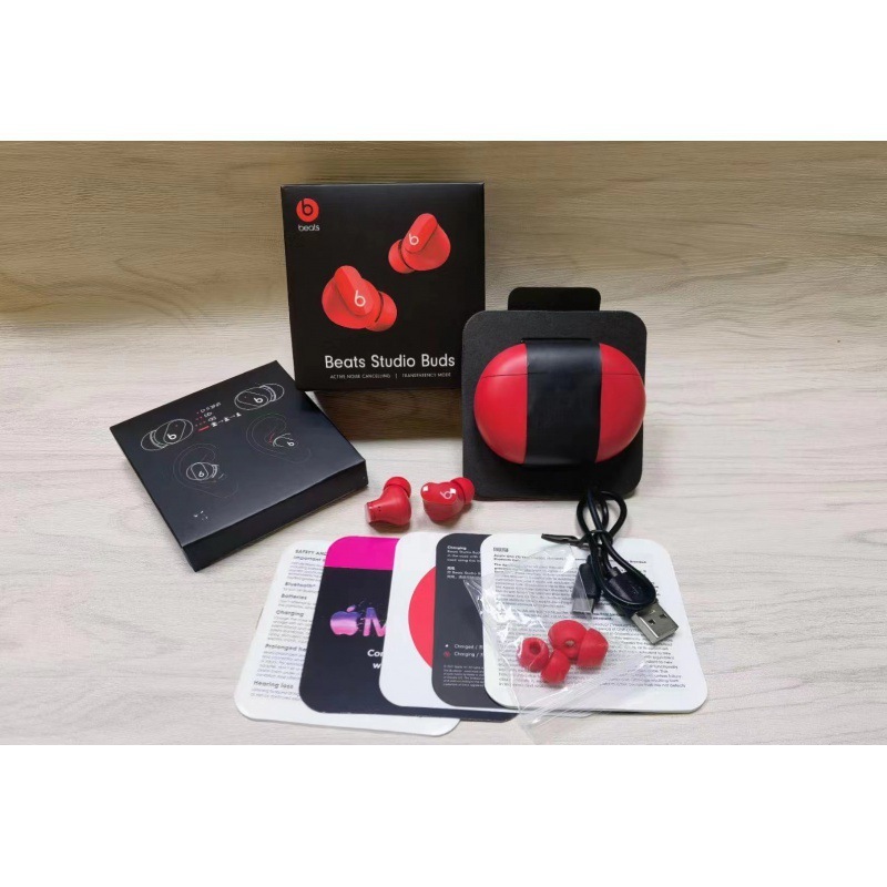 Beats Studio Budsトップには、ワイヤレスbluetoothイヤホンの耳に入るイヤホンが搭載されています|undefined