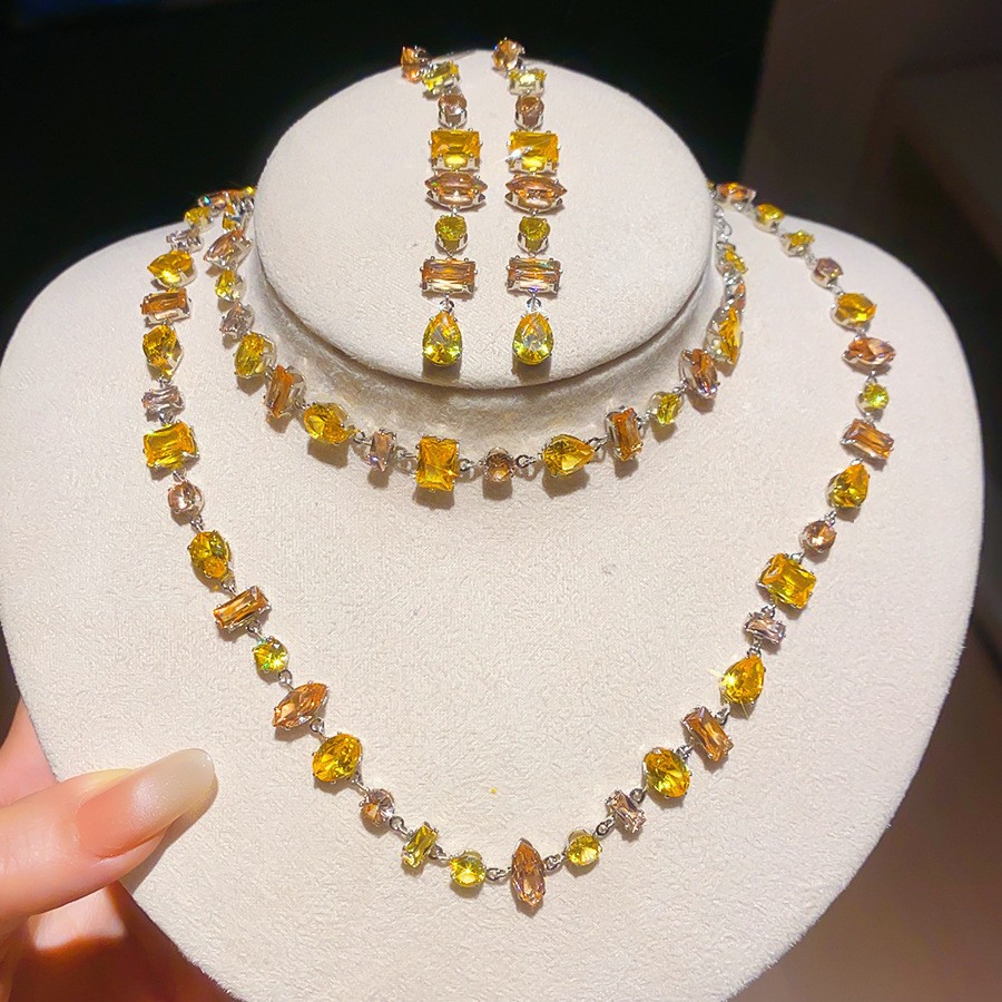 Collar de pendientes de diamantes con gotitas de agua transfronterizas europeas y americanas, colgante de moda de lujo ligero, cadena de clavícula, celebridad de Internet, joyería de alta gama, mujer