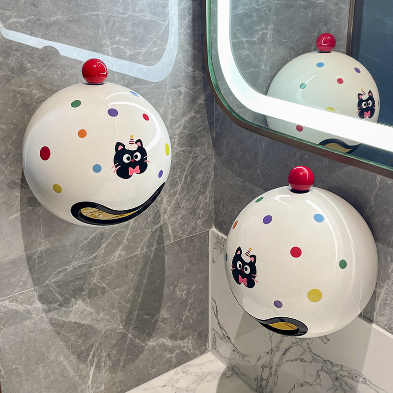 トイレの壁を掛けてトイレのタオルを入れます。