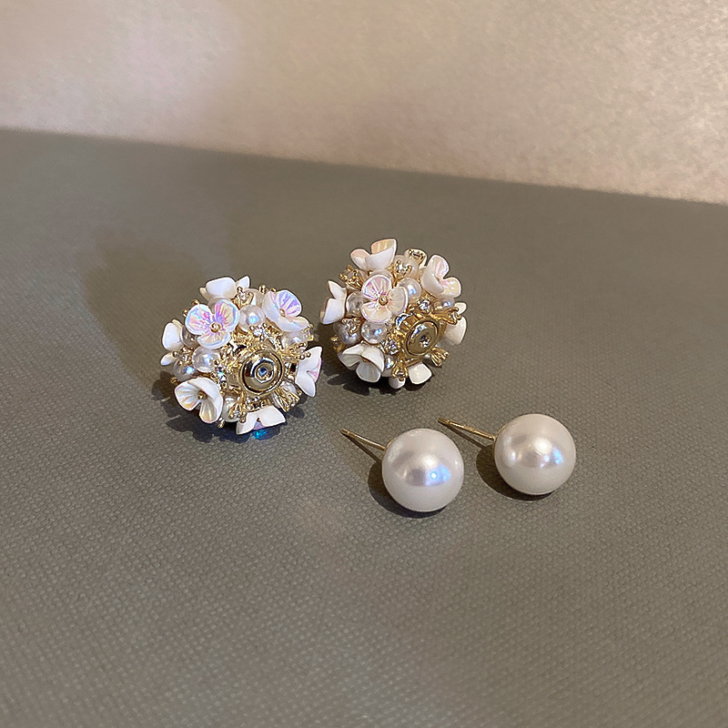 Earrings Image 7