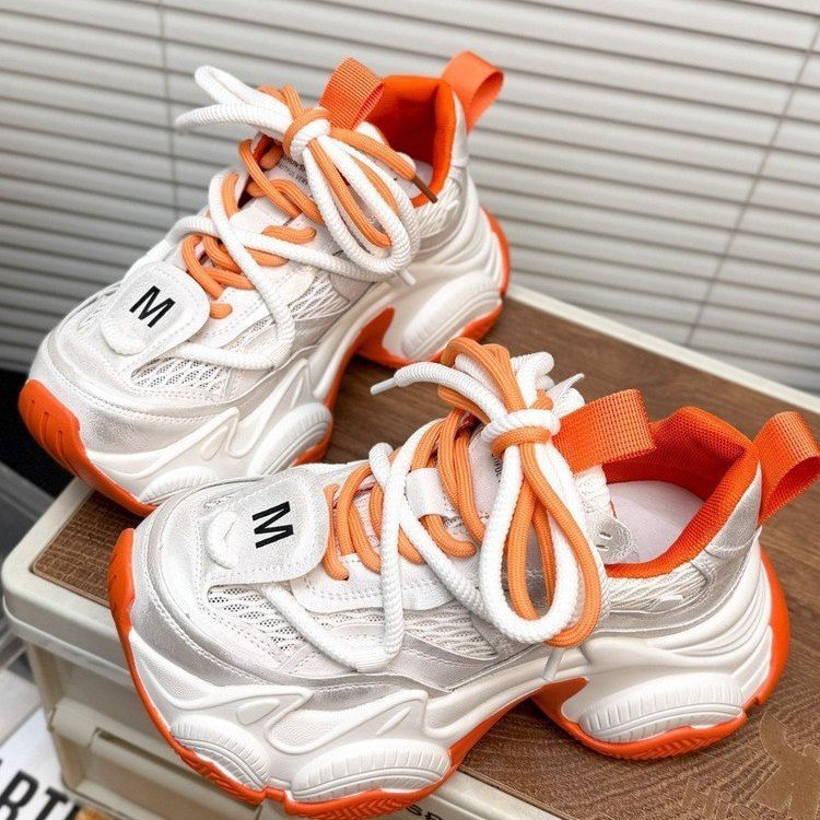 Explosiones pequeñas zapatos de suela gruesa para mujeres 2026 verano nuevos zapatos deportivos casuales de altura zapatos de red transpirables