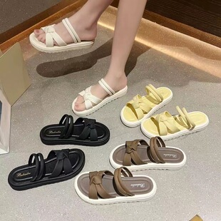 Thick-soled slippers for women's outdoor wear 2024 summer new Korean-style all-match fashion beach sandals and slippers for women's soft-soled non-slip