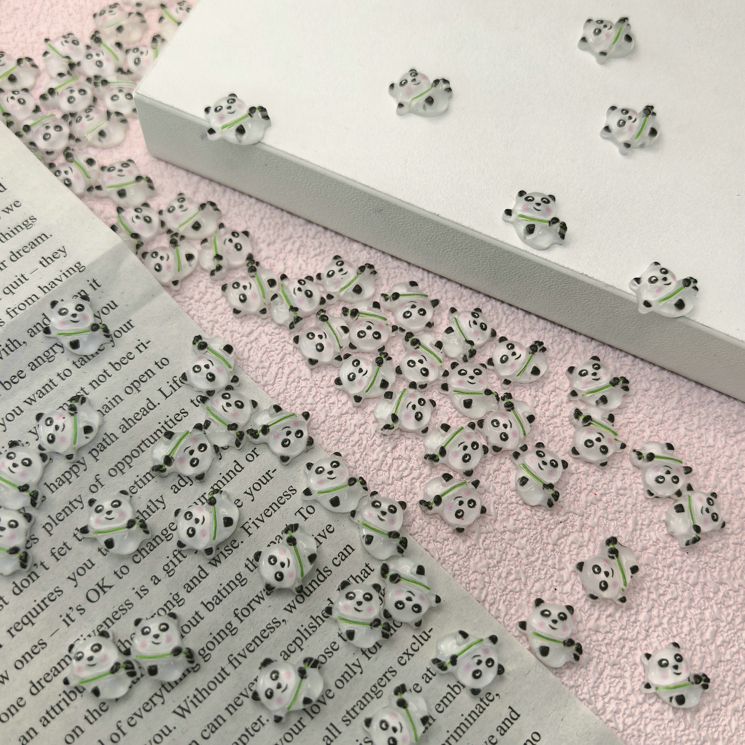 跨境热销卡通可爱小熊猫美甲饰品DIY手工发卡材料批发文具装饰
