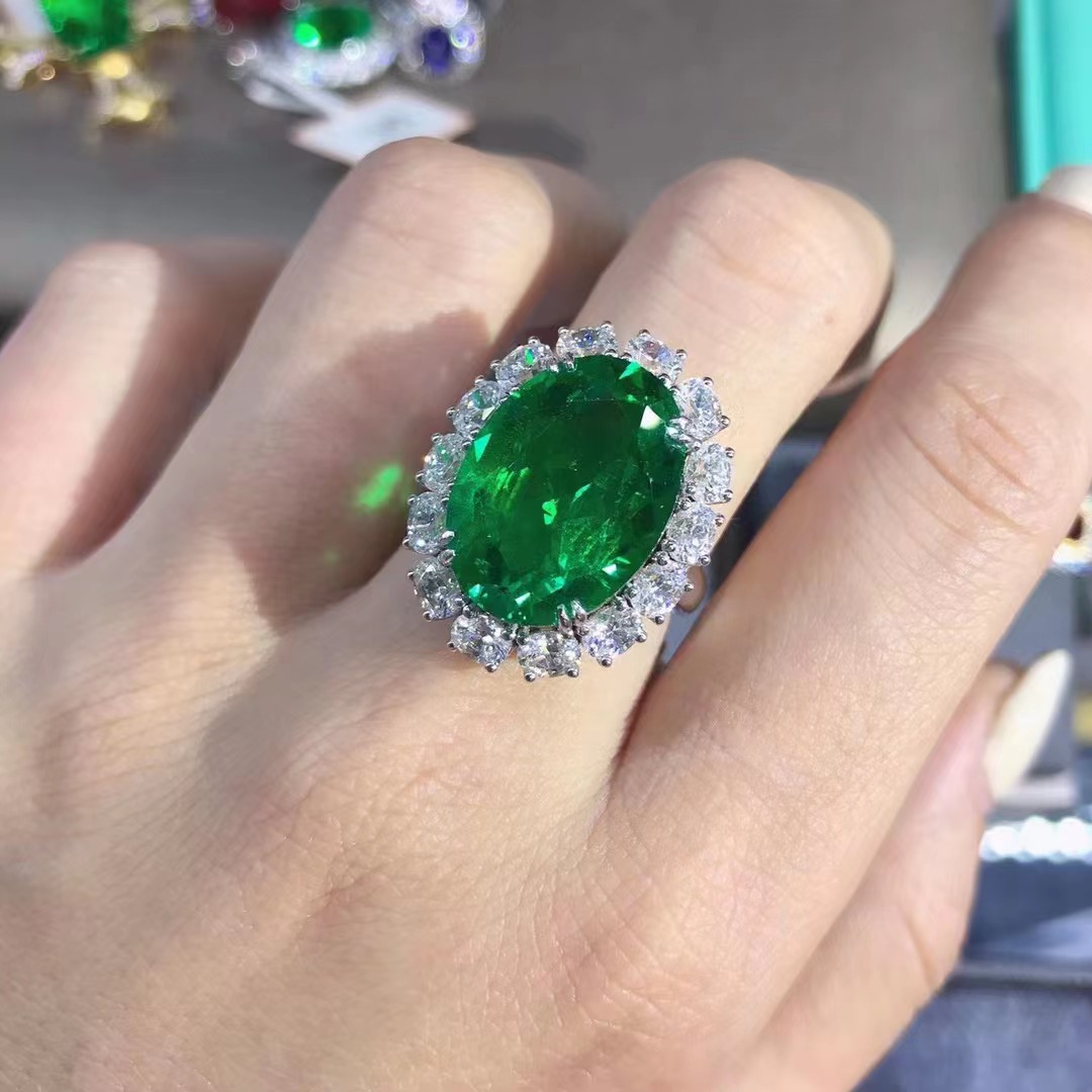 10.4 quilates cultivar anillo esmeralda lujoso ligero viento 9K con gran certificado GRC diamante de alto carbono joyería Seiko