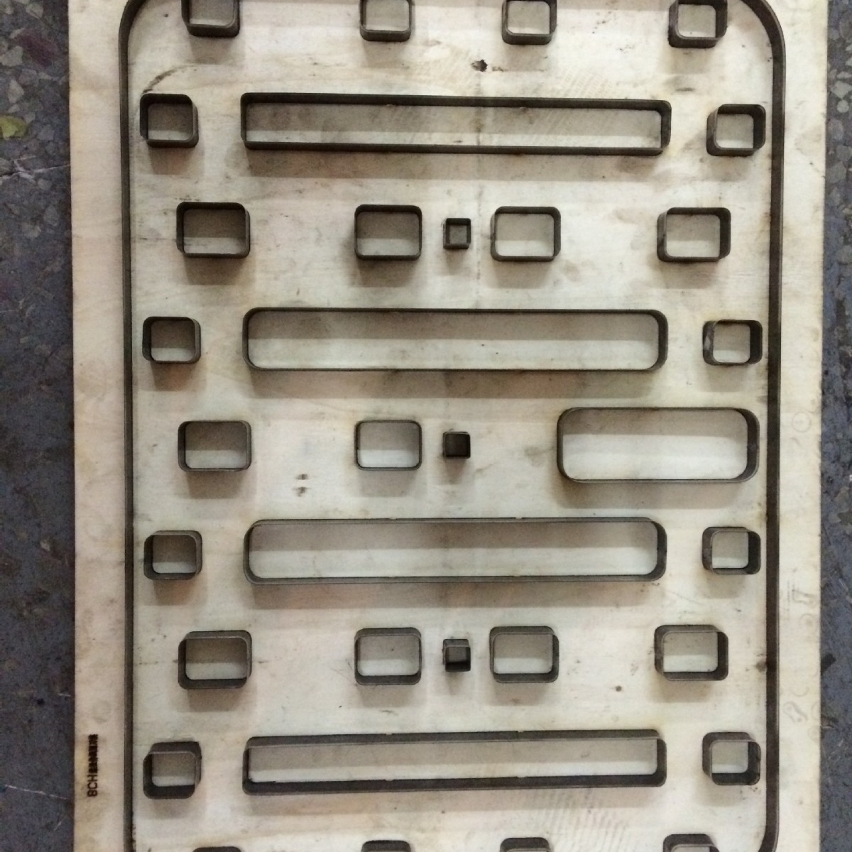 冲压刀模 EVA泡棉冲切刀模 啤机刀模 PVC冲压模具加工冲床