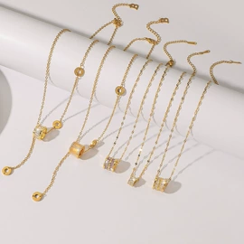 项链;手镯;胸针