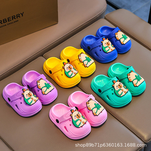 Children's Slippers for Boys and Girls, Roomy Head Covering, Bath Indoor and Outdoor Slippers, Anti-Slip Holes, Cartoon Bear Style, Wearable Outside