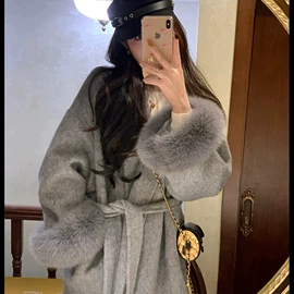 女式针织衫;女式毛呢外套;半身裙