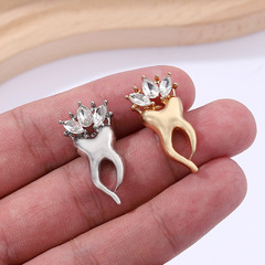 Creative design tooth-shaped alloy badge accessory funny quirky pin accessory back decoration brooch