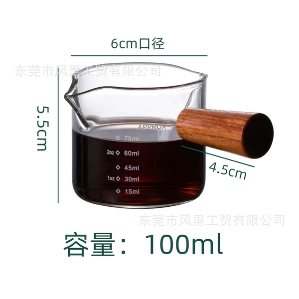 Solid wood handle measuring cup