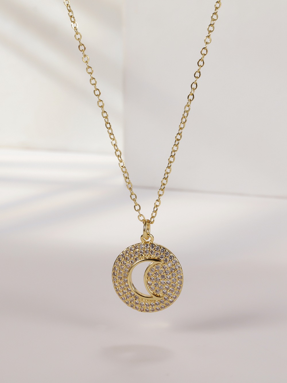 New Micro-encrusted Zircon Moon Necklace Female Fashion Copper Clavicle Chain display picture 4