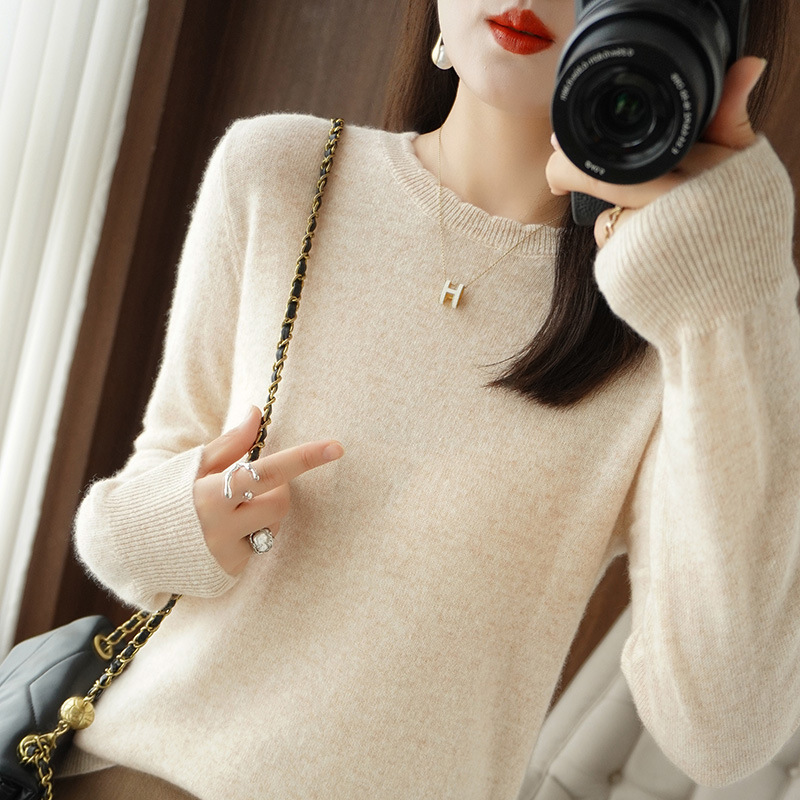 New autumn and winter collection: women's slim-fit, round-neck, lace-trimmed sweater, solid-color base layer, long-sleeved, versatile knit top New autumn and winter collection: women's slim-fit, round-neck, lace-trimmed sweater, solid-color base layer, long-sleeved, versatile knit top