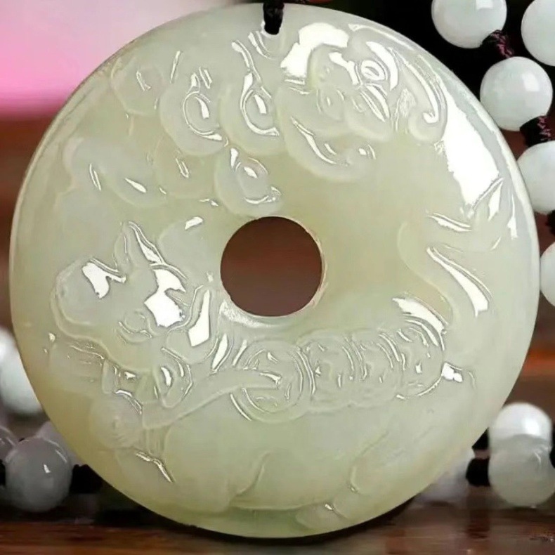 Mặt dây chuyền ngọc Hetian tự nhiên hình khóa an toàn 12 con giáp, đá tự nhiên Afghanistan — Cung hoàng đạo hổ, Ngựa hoàng đạo, Cung hoàng đạo bò, Lợn hoàng đạo chi tiết 3