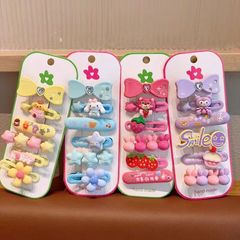 サンリオのヘアピンセットの女の子の甘いヘアピンが可愛いです。