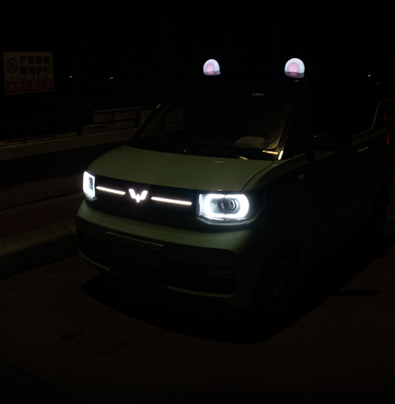 Car Roof Decorative Lights, Cute Cartoon Cat Ear Decorations, Solar-Powered Rechargeable Lights, Car Exterior Ornaments Modification