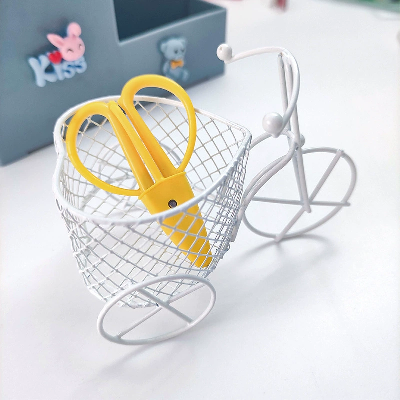 Handheld small safe scissors, with embroidery