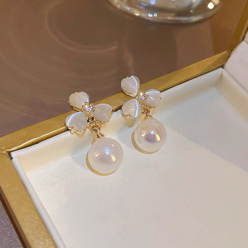 S925 Silver Needle Cat's Eye Stud Earrings Clover Pearl Earrings Korean Style Small Fragrance Style High-end Niche Design Earrings
