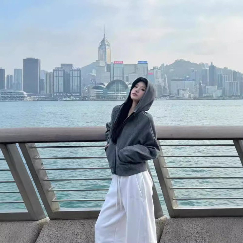 Women's Short Sweatshirt Jacket, Loose Hooded Cardigan for Spring and Autumn, Korean Style, Thin Top That Makes You Look Slimmer and Taller Women's Short Sweatshirt Jacket, Loose Hooded Cardigan for Spring and Autumn, Korean Style, Thin Top That Makes You Look Slimmer and Taller