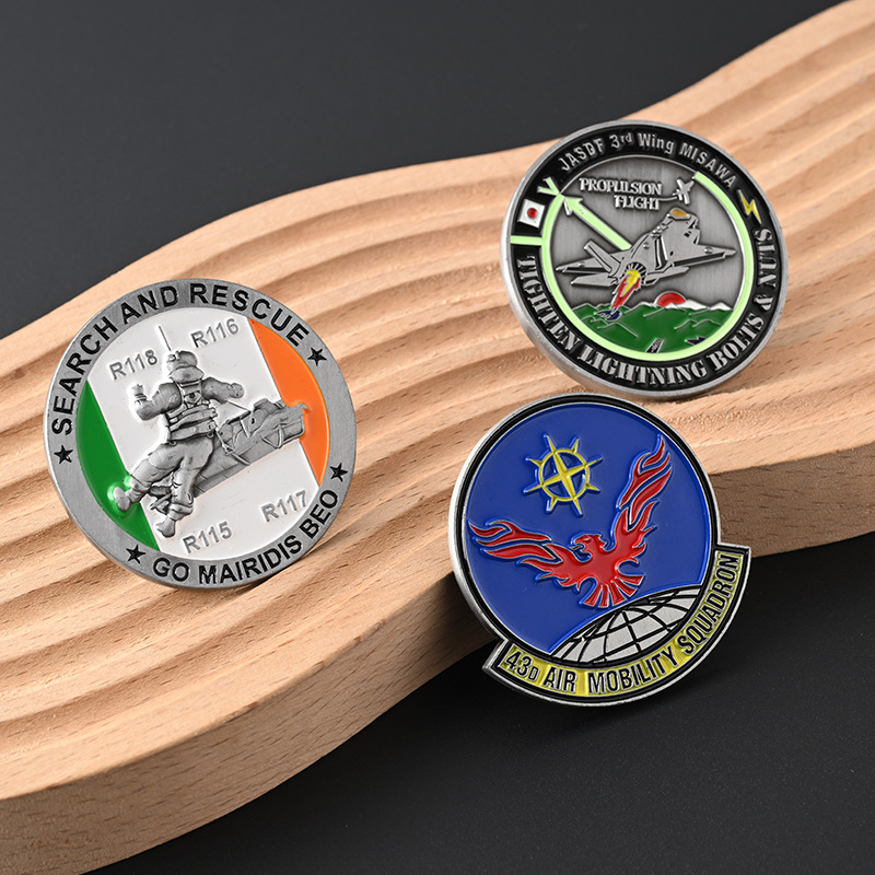 Fabricante de monedas conmemorativas de metal al por mayor, insignias para empleados de atracciones turísticas, insignias coleccionables, monedas de oro, monedas de plata, monedas de doble cara