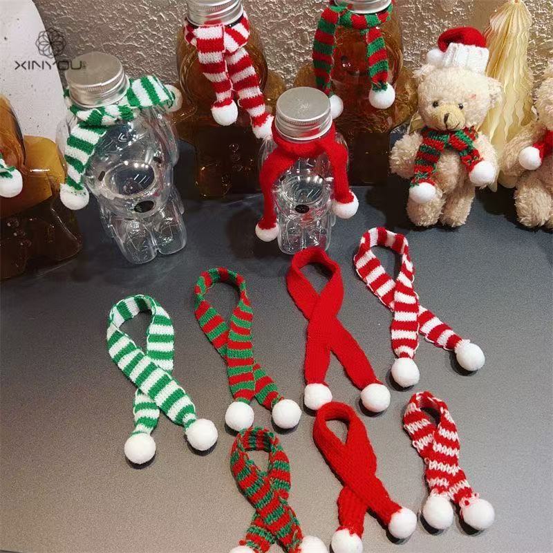 A scarf [random style]