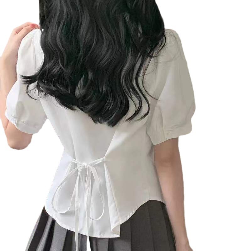 여성용 화이트 대학 스타일 반팔 셔츠 여름 세련된 디자인 스트랩 허리 스위트 퍼프 슬리브 폴로 셔츠 탑