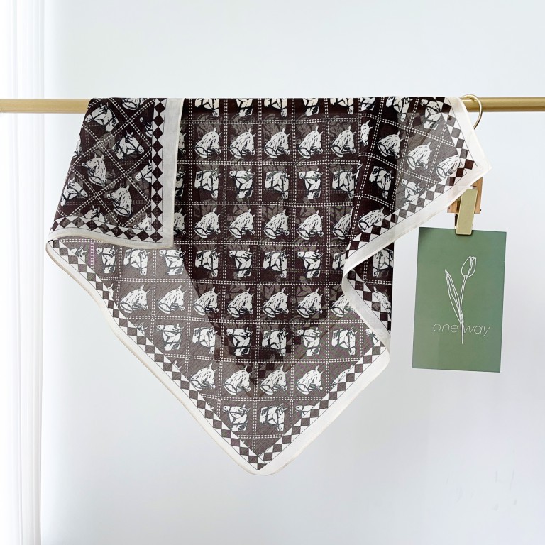 Pony marrón blanco verano nuevo estilo seda algodón pequeño bufanda cuadrada bufanda mujer lujo ligero retro moda todo fósforo protector solar bufanda de seda Baotou