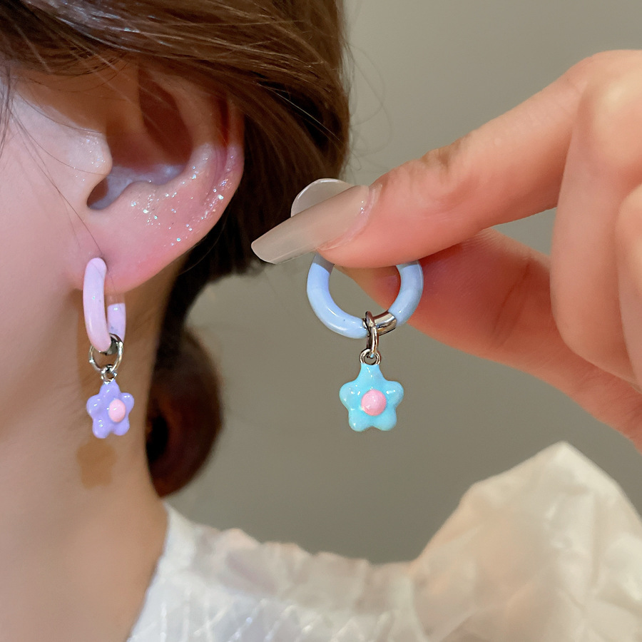 Pendientes de flores de color dopamina Pendientes dulces y frescos de primavera y verano Pendientes pequeños y elegantes de alta gama para mujer